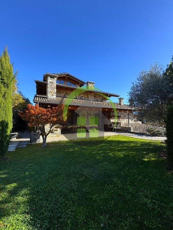 casa indipendente in vendita a Vertova
