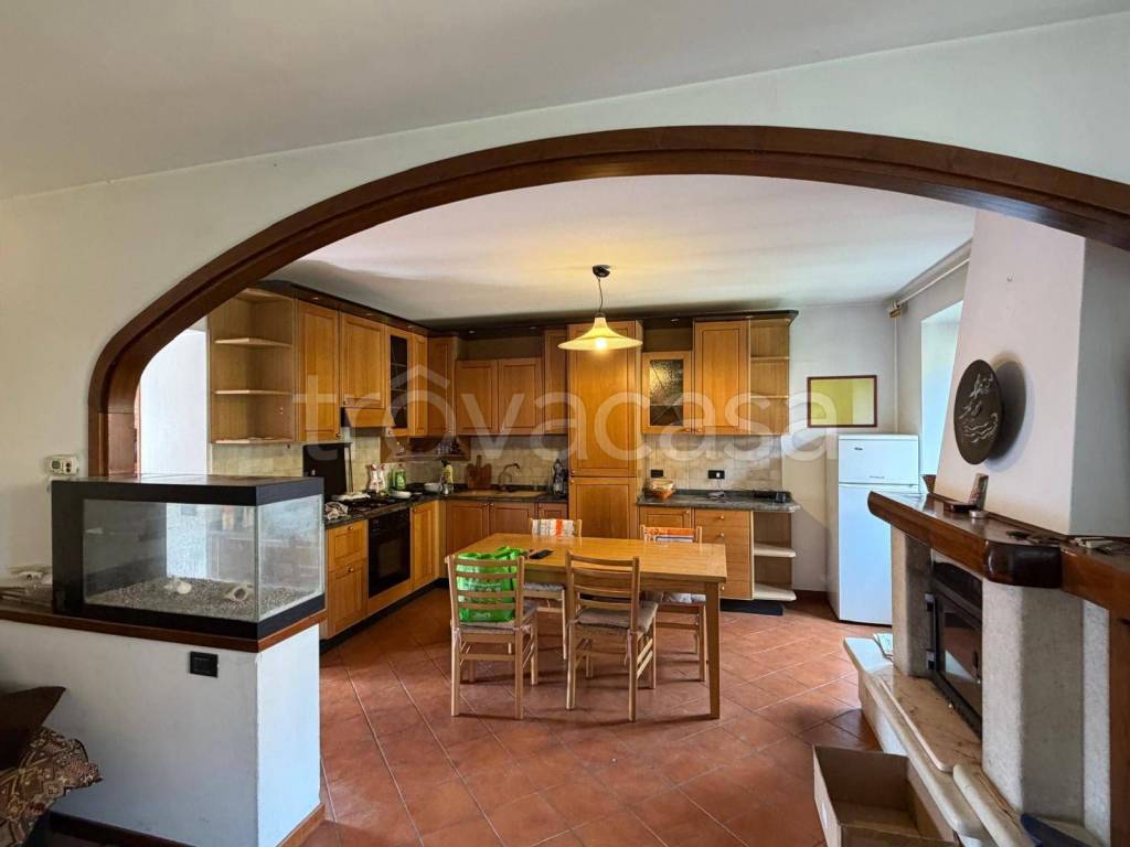 casa indipendente in vendita a Vertova