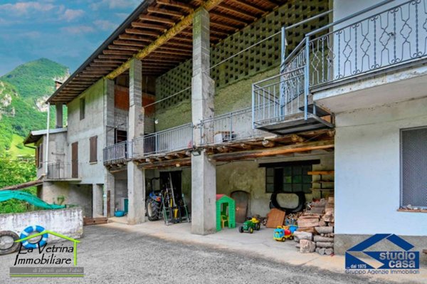 casa indipendente in vendita a Vertova