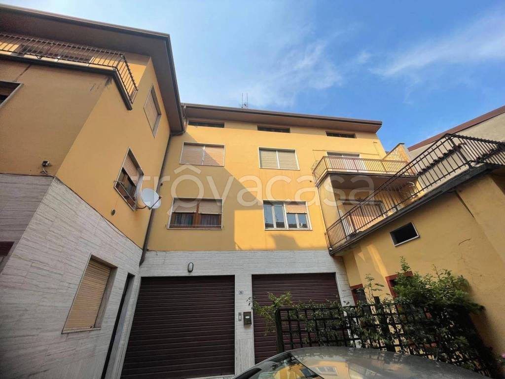 appartamento in vendita a Vertova