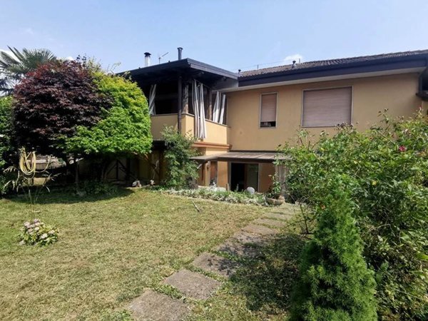 appartamento in vendita a Vertova