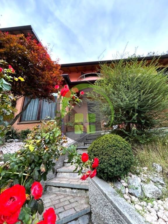casa indipendente in vendita a Vertova