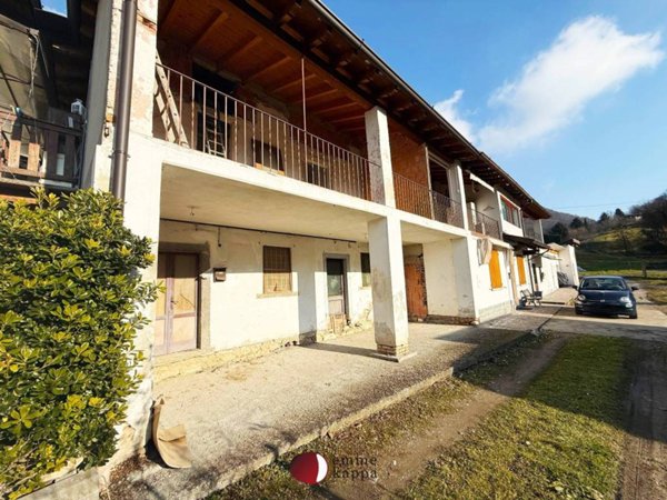 casa indipendente in vendita a Viadanica in zona Finaletto