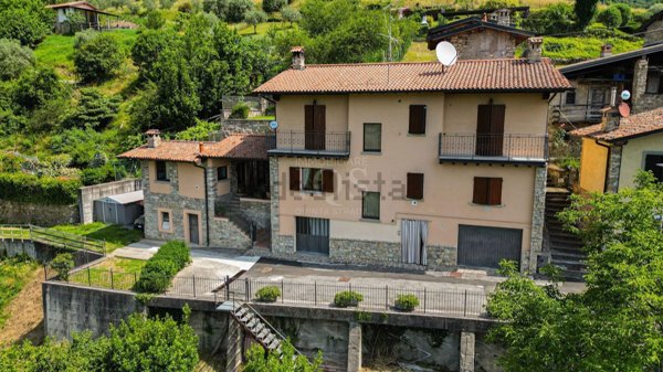 casa indipendente in vendita a Viadanica in zona Colognola