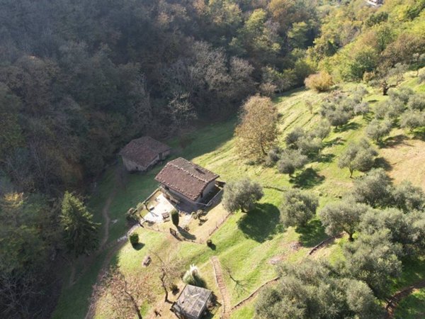 casa indipendente in vendita a Viadanica in zona Pietra
