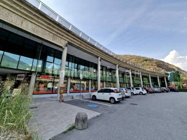 negozio in vendita a Vigano San Martino