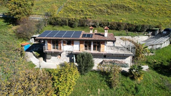 casa indipendente in vendita a Vigolo