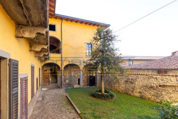villa in vendita a Villa d'Adda