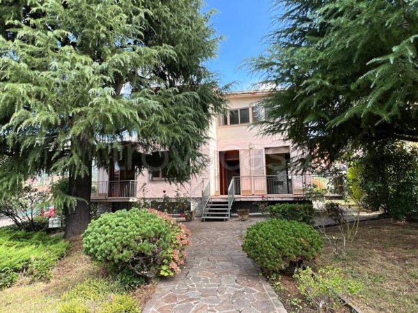 casa indipendente in vendita a Villa d'Adda