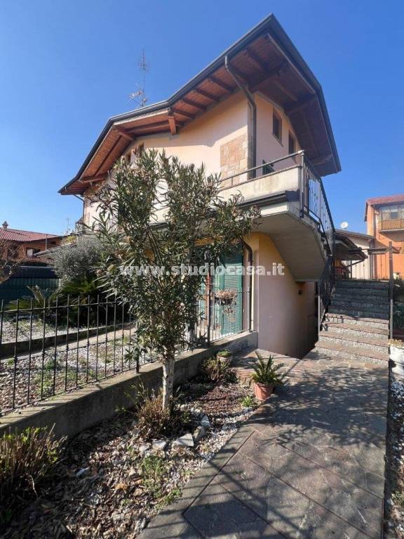 appartamento in vendita a Villa d'Adda