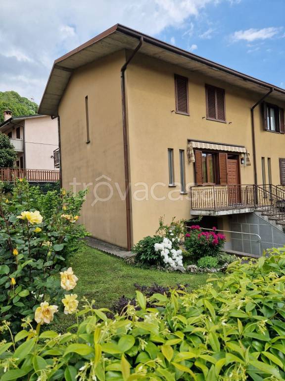 casa indipendente in vendita a Villa d'Adda