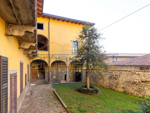 villa in vendita a Villa d'Adda