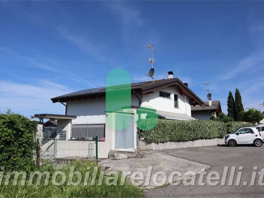 appartamento in vendita a Villa d'Adda