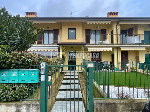 appartamento in vendita a Villa d'Adda