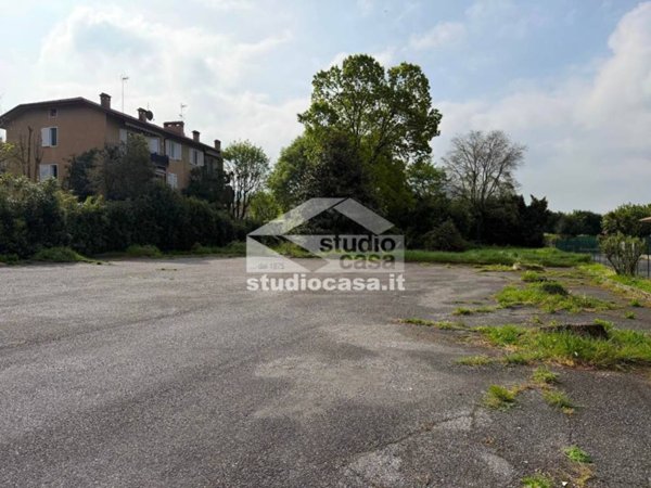terreno edificabile in vendita a Villa d'Adda