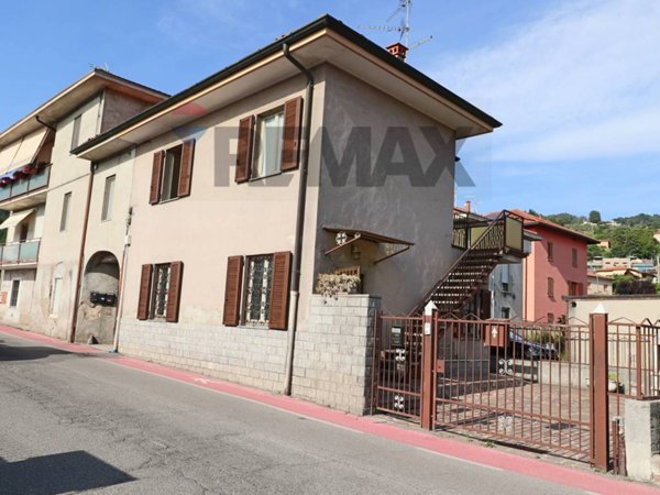 casa indipendente in vendita a Villa d'Adda