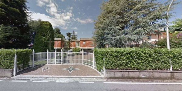 casa indipendente in vendita a Villa d'Adda in zona Rossera