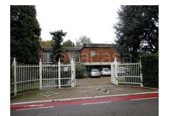 casa indipendente in vendita a Villa d'Adda in zona Rossera
