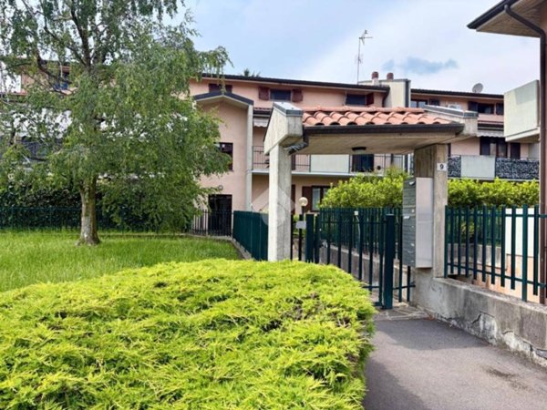 appartamento in vendita a Villa d'Adda in zona Galgina