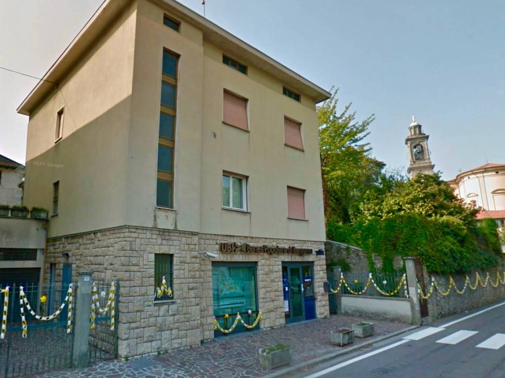 appartamento in vendita a Villa d'Adda in zona Alzata