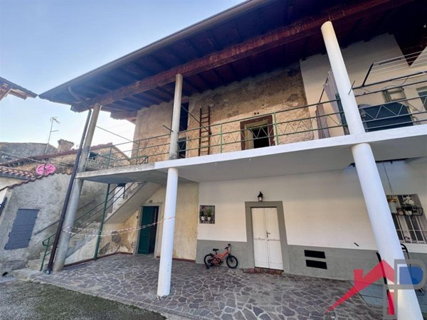 casa indipendente in vendita a Villa d'Adda in zona Rossera