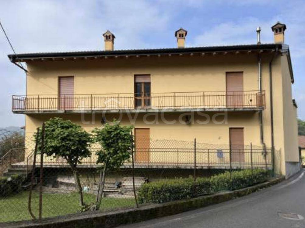 appartamento in vendita a Villa d'Adda in zona Rossera