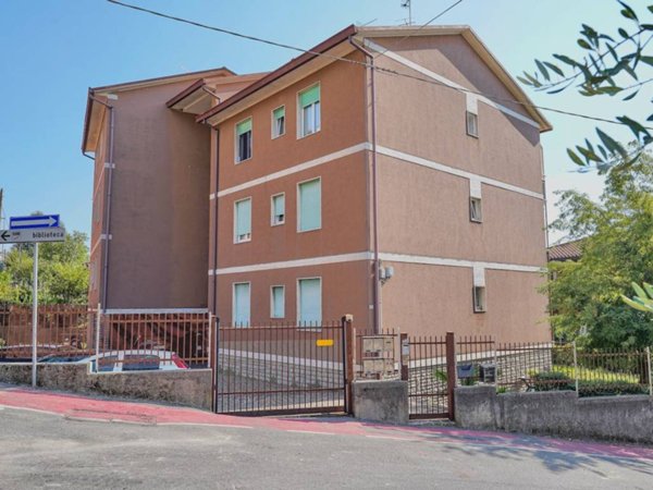 appartamento in vendita a Villa d'Adda in zona Rossera