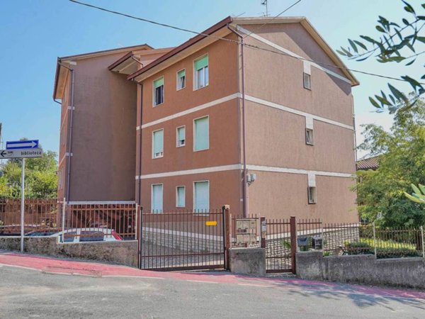 appartamento in vendita a Villa d'Adda in zona Rossera