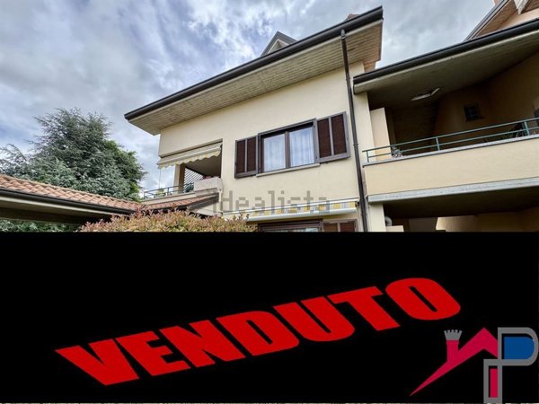 appartamento in vendita a Villa d'Adda in zona Rossera