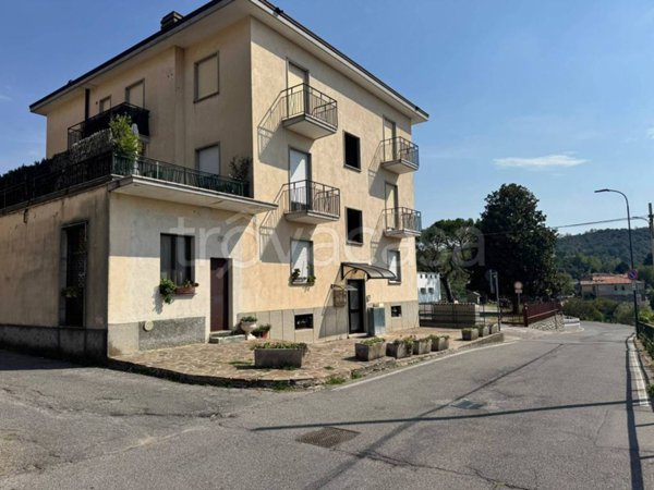 appartamento in vendita a Villa d'Adda in zona Rossera
