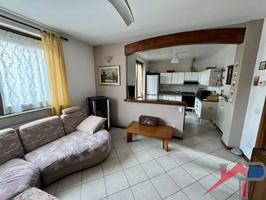 appartamento in vendita a Villa d'Adda in zona Rossera