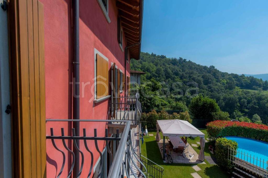 appartamento in vendita a Villa d'Almè in zona Bruntino