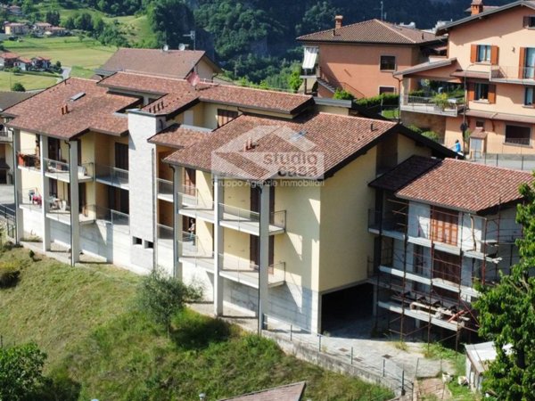 casa indipendente in vendita a Villa d'Almè in zona Campana