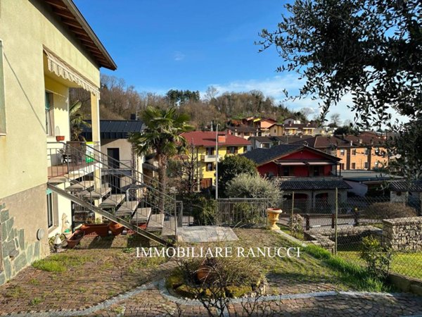 casa indipendente in vendita a Villa d'Almè