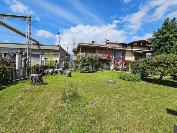 casa indipendente in vendita a Villa d'Almè