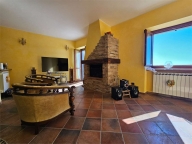 casa indipendente in vendita a Villa d'Almè in zona Bruntino