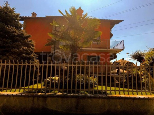 casa indipendente in vendita a Villa d'Almè
