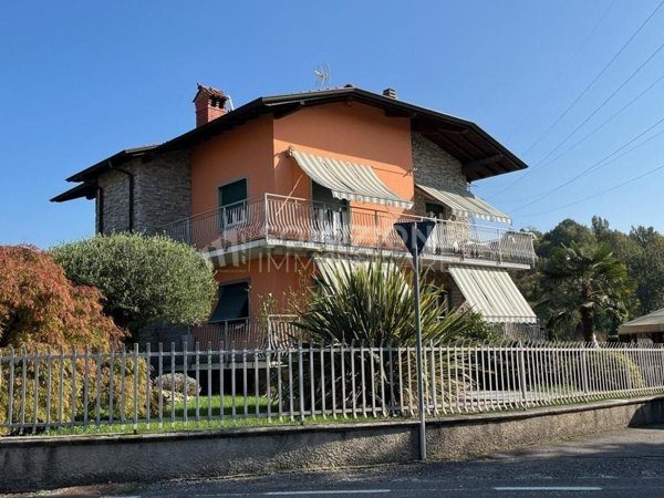 casa indipendente in vendita a Villa d'Almè