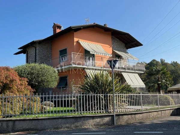 casa indipendente in vendita a Villa d'Almè