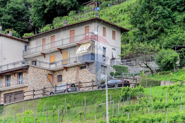 casa indipendente in vendita a Villa d'Almè