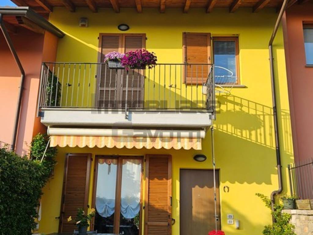 casa indipendente in vendita a Villa d'Almè