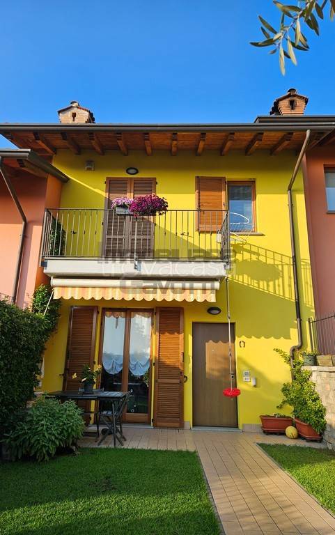 casa indipendente in vendita a Villa d'Almè