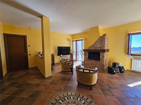 casa indipendente in vendita a Villa d'Almè in zona Bruntino