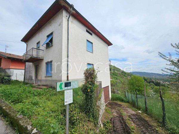 appartamento in vendita a Villa d'Almè in zona Bruntino