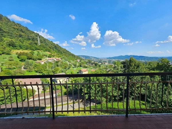 appartamento in vendita a Villa d'Almè in zona Bruntino