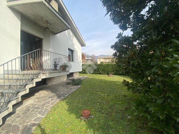 casa indipendente in vendita a Villa d'Almè