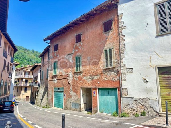 casa indipendente in vendita a Villa d'Almè