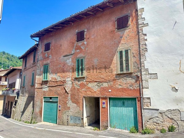 casa indipendente in vendita a Villa d'Almè