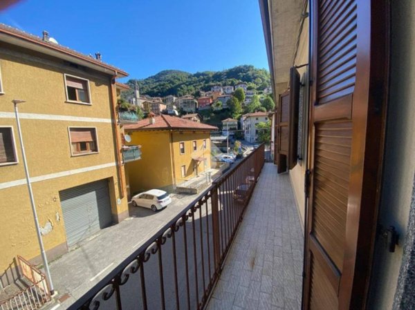 casa indipendente in vendita a Villa d'Almè in zona Campana