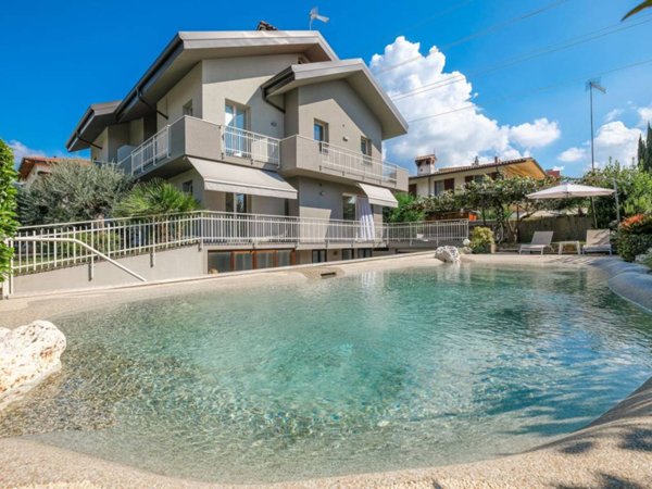 casa indipendente in vendita a Villa d'Almè